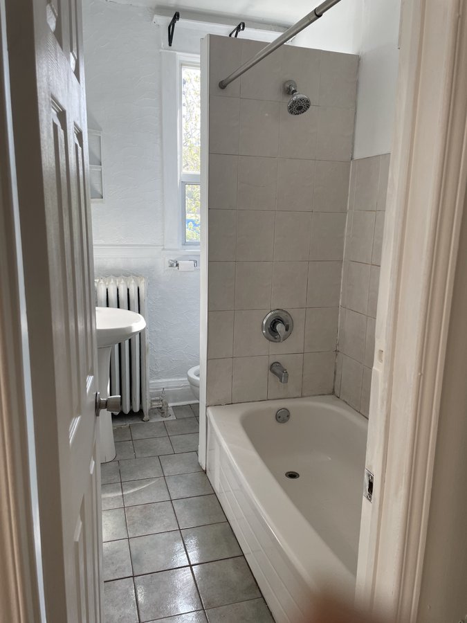 817 Bloor Street West - Photo 5