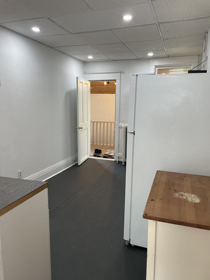 817 Bloor Street West - Photo 8