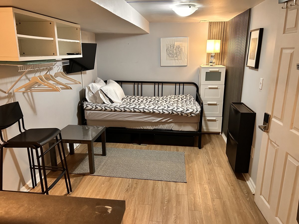 2091 Gerrard Street East - Photo 1