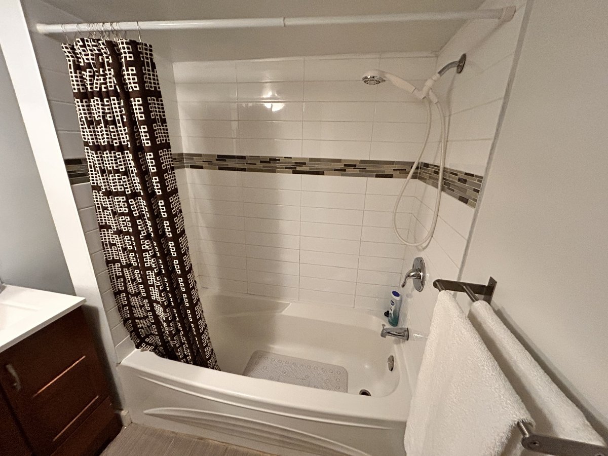 2091 Gerrard Street East - Photo 15