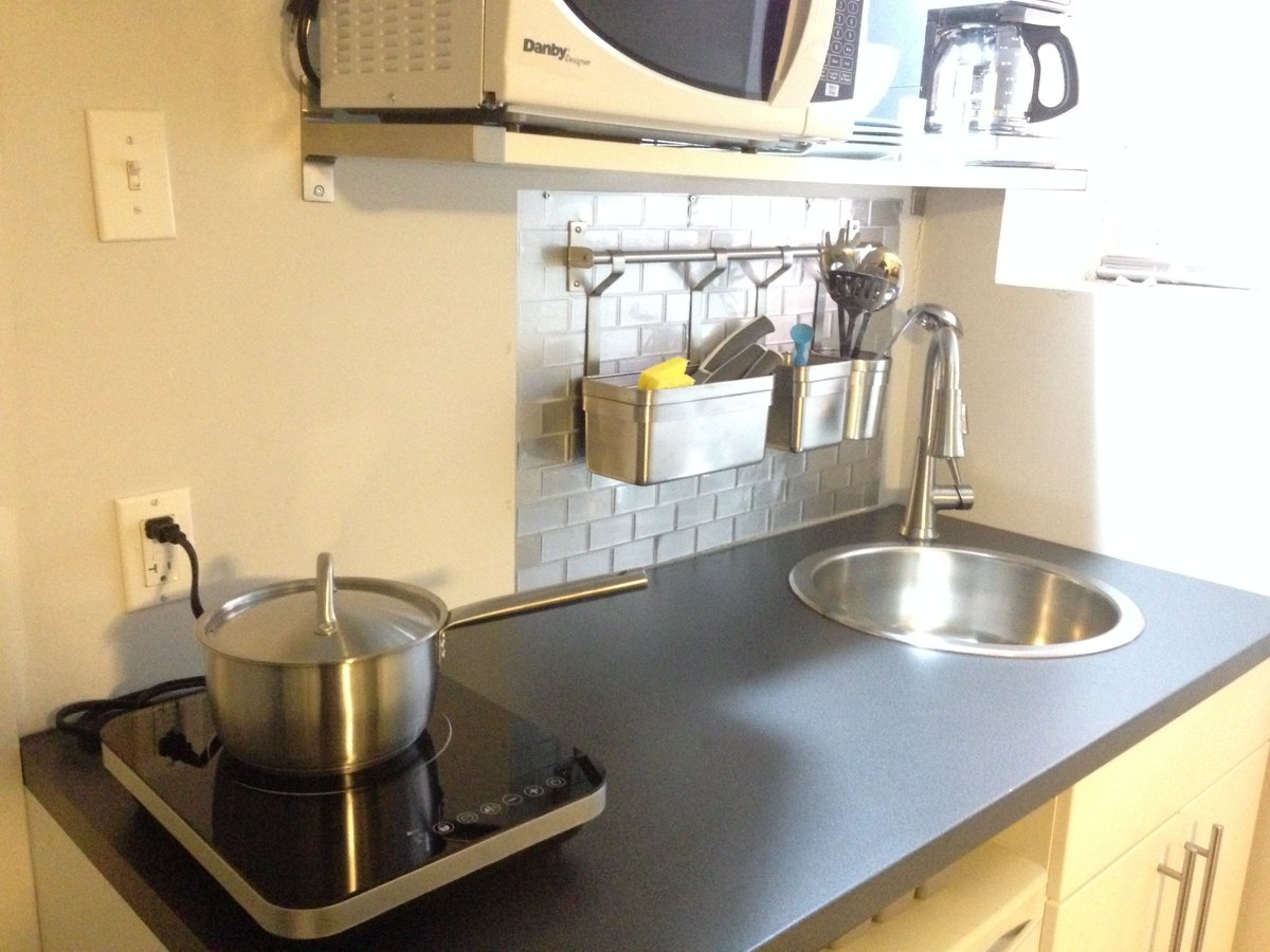 2091 Gerrard Street East - Photo 8