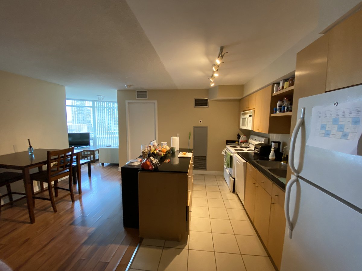 361 Front Street West - Photo 4
