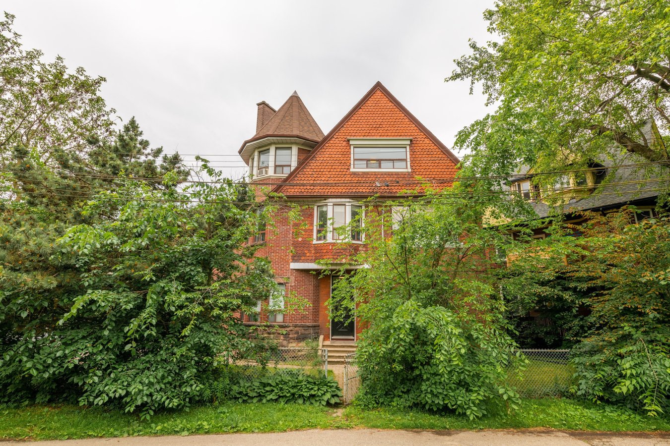 Rentals.ca ) Trinity Bellwoods Toronto Apartments, Condos and Houses