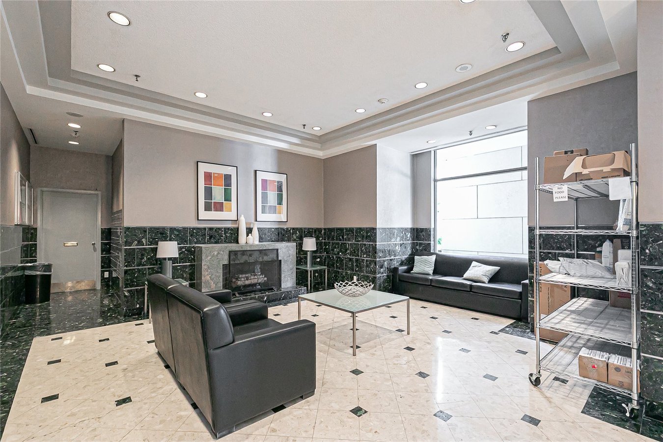 298 Jarvis Street - Photo 2