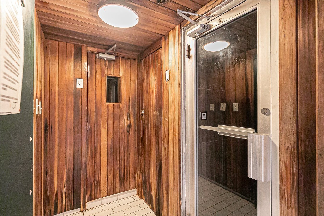 298 Jarvis Street - Photo 3