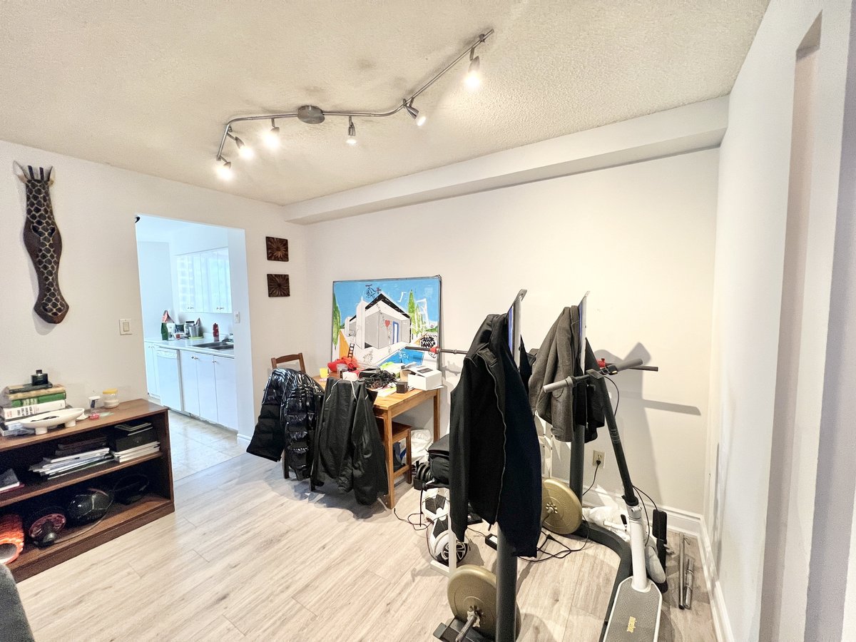 633 Bay Street - Photo 2