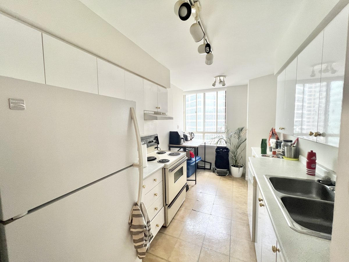 633 Bay Street - Photo 5