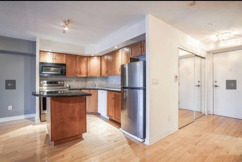 250 Wellington Street West - Photo 2