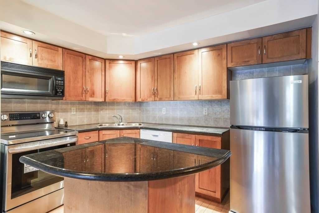 250 Wellington Street West - Photo 3