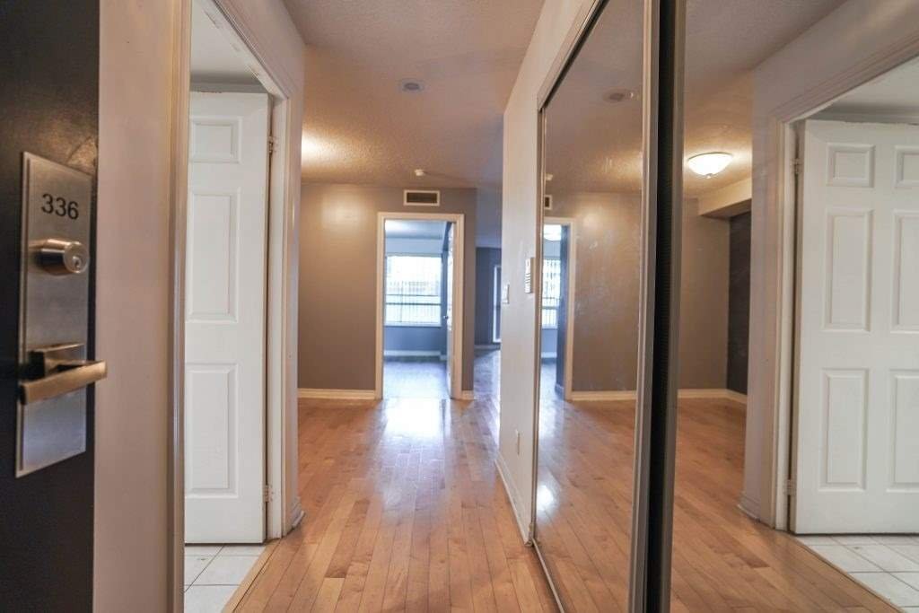 250 Wellington Street West - Photo 11