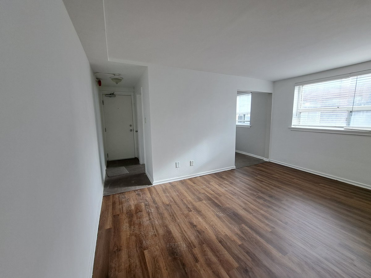 1047 Victoria Park Avenue - Photo 3