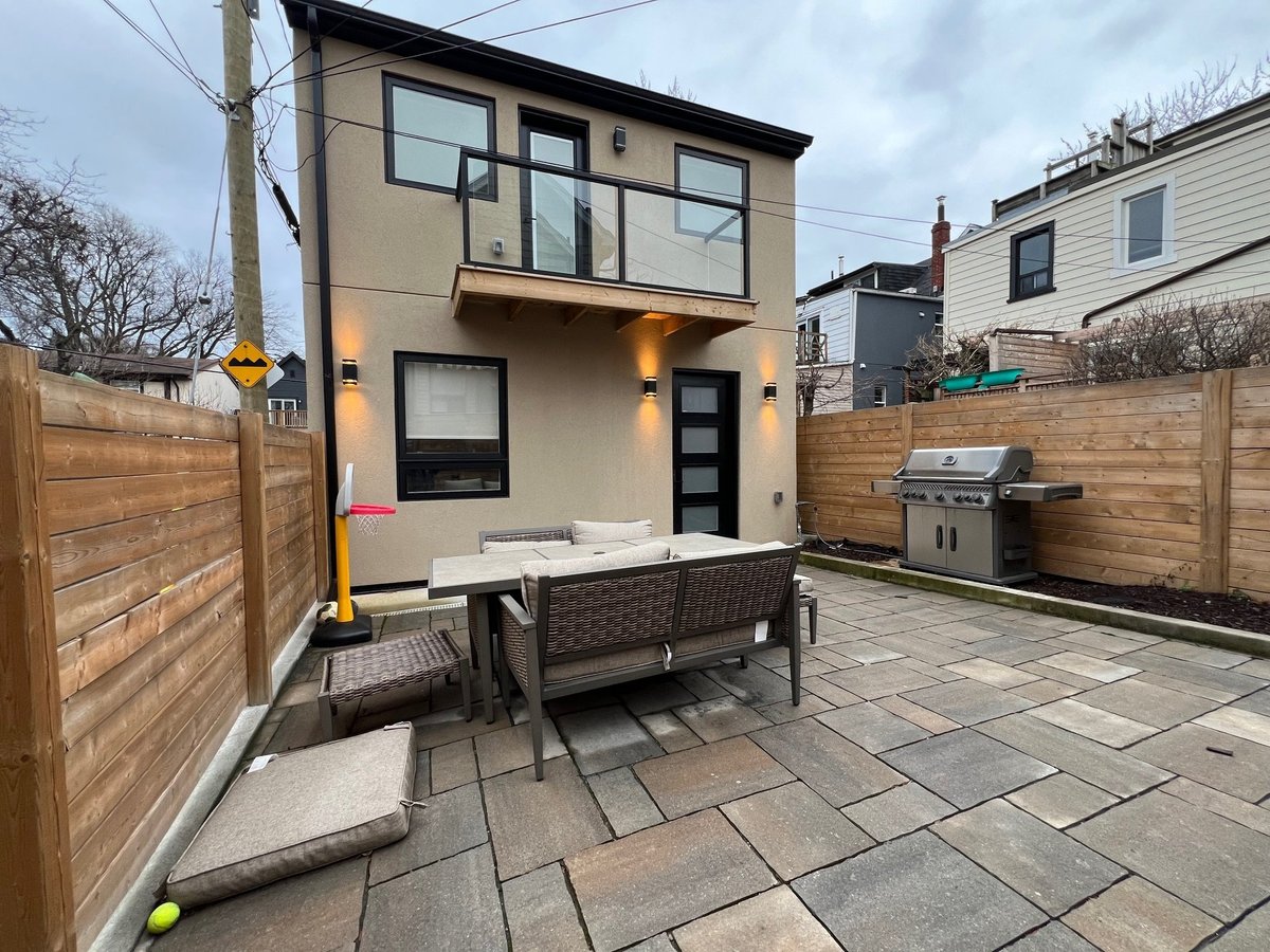 Toronto 2 Bedroom All Houses for Rent