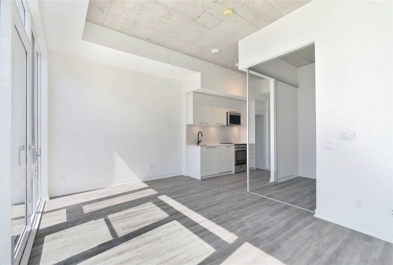 1808 Saint Clair Avenue West - Photo 8