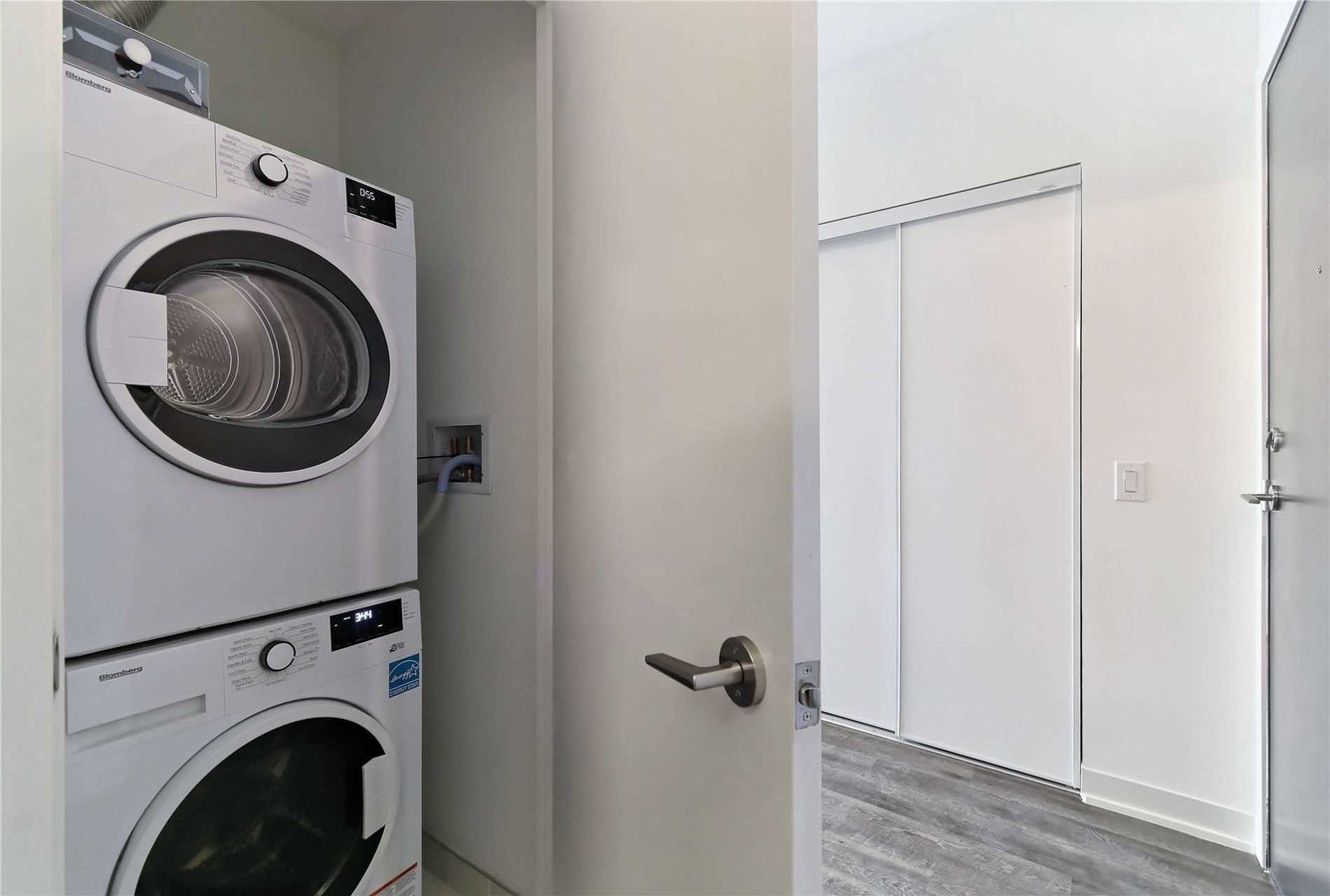 1808 Saint Clair Avenue West - Photo 18