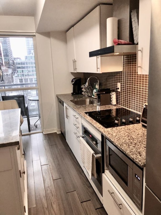 352 Front Street West - Photo 4