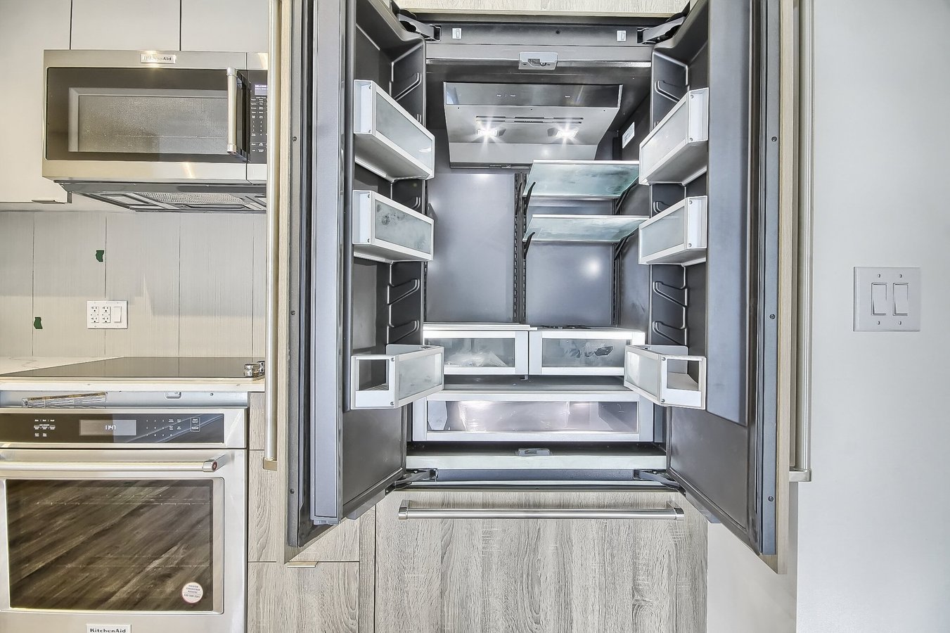 840 Saint Clair Avenue West - Photo 3