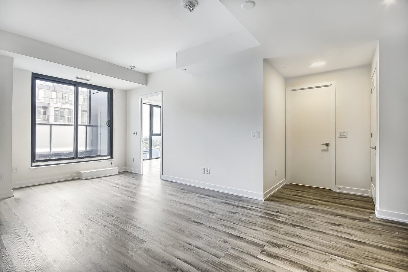 840 Saint Clair Avenue West - Photo 5