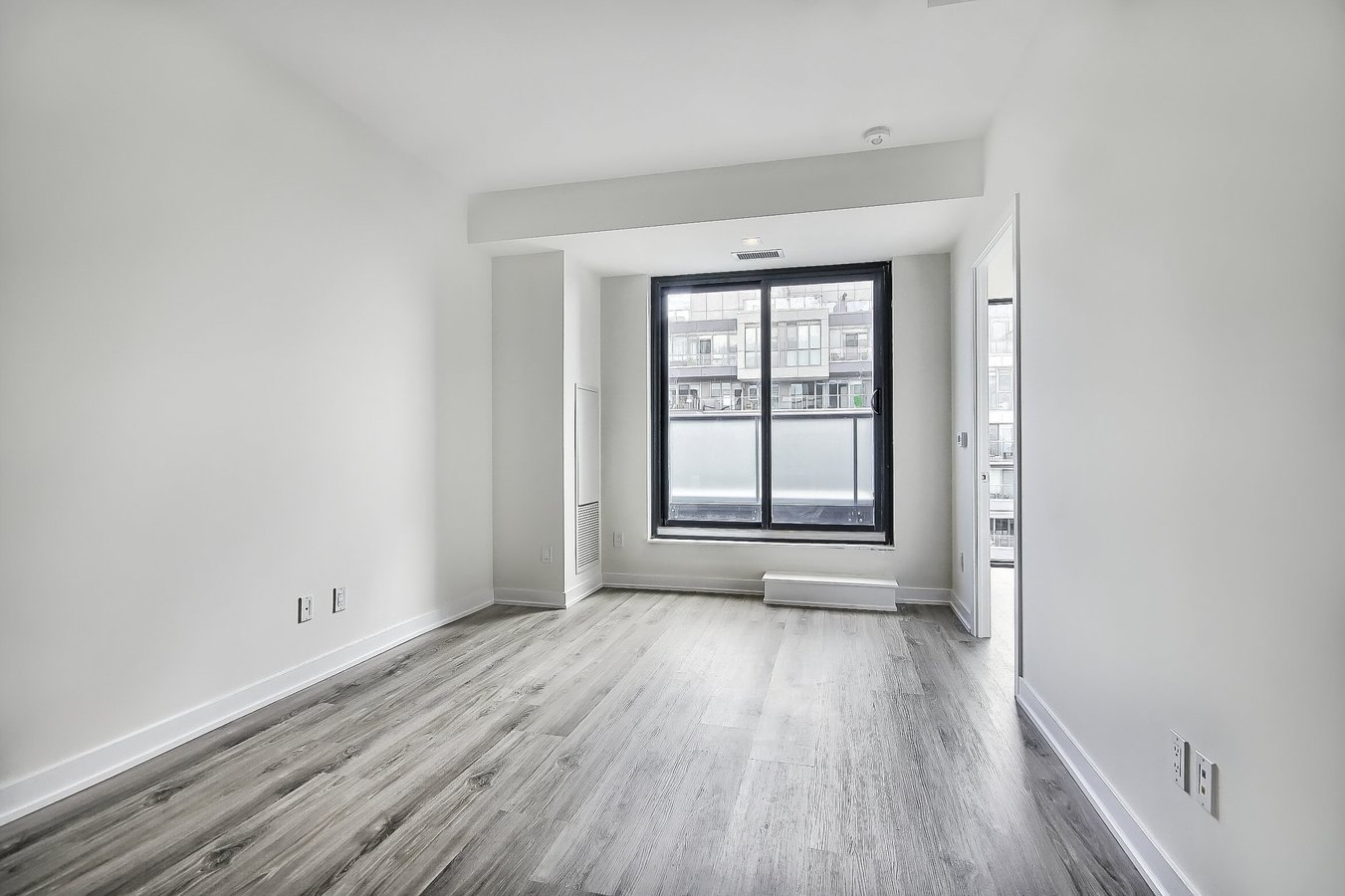 840 Saint Clair Avenue West - Photo 7