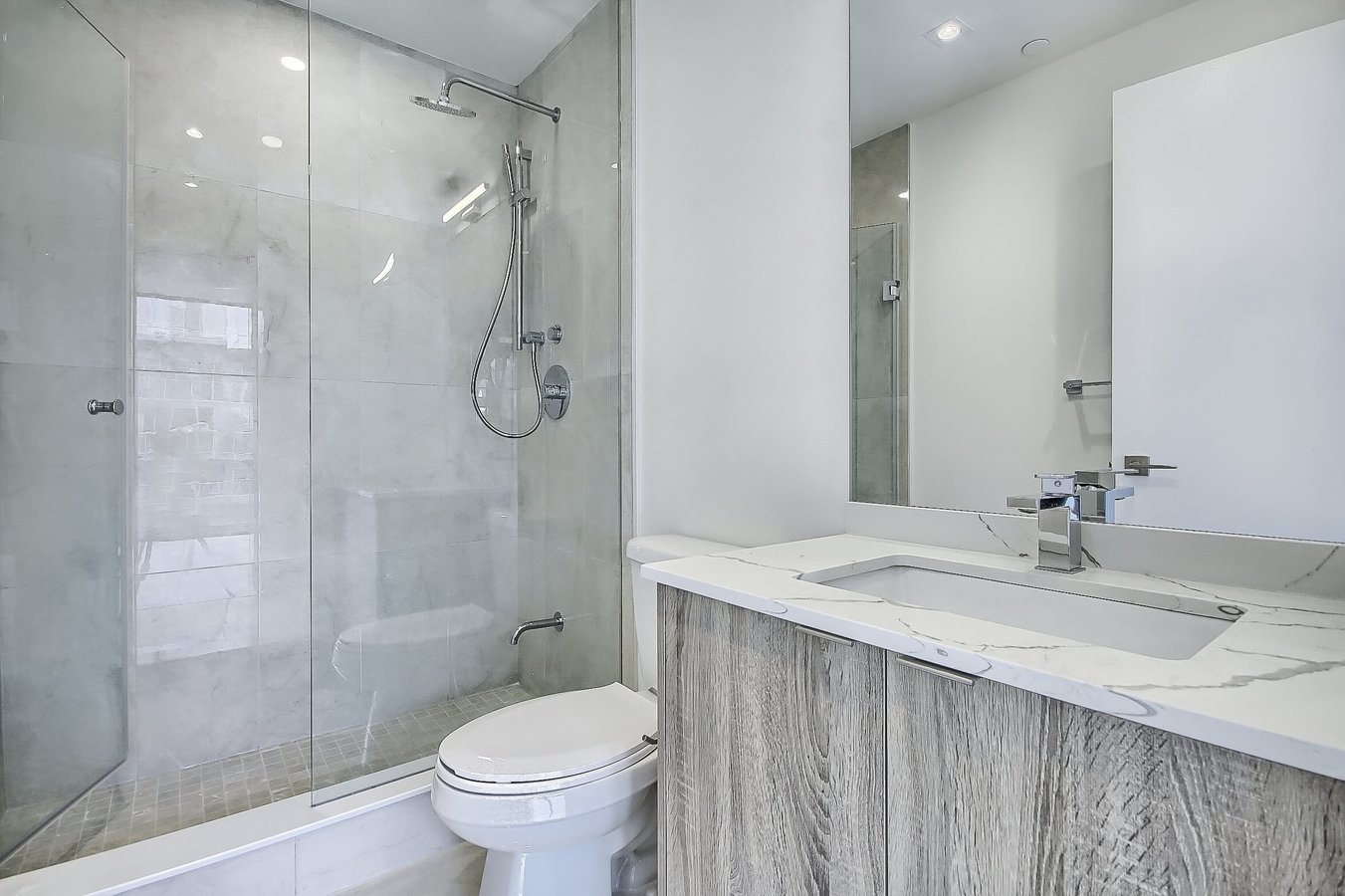 840 Saint Clair Avenue West - Photo 14