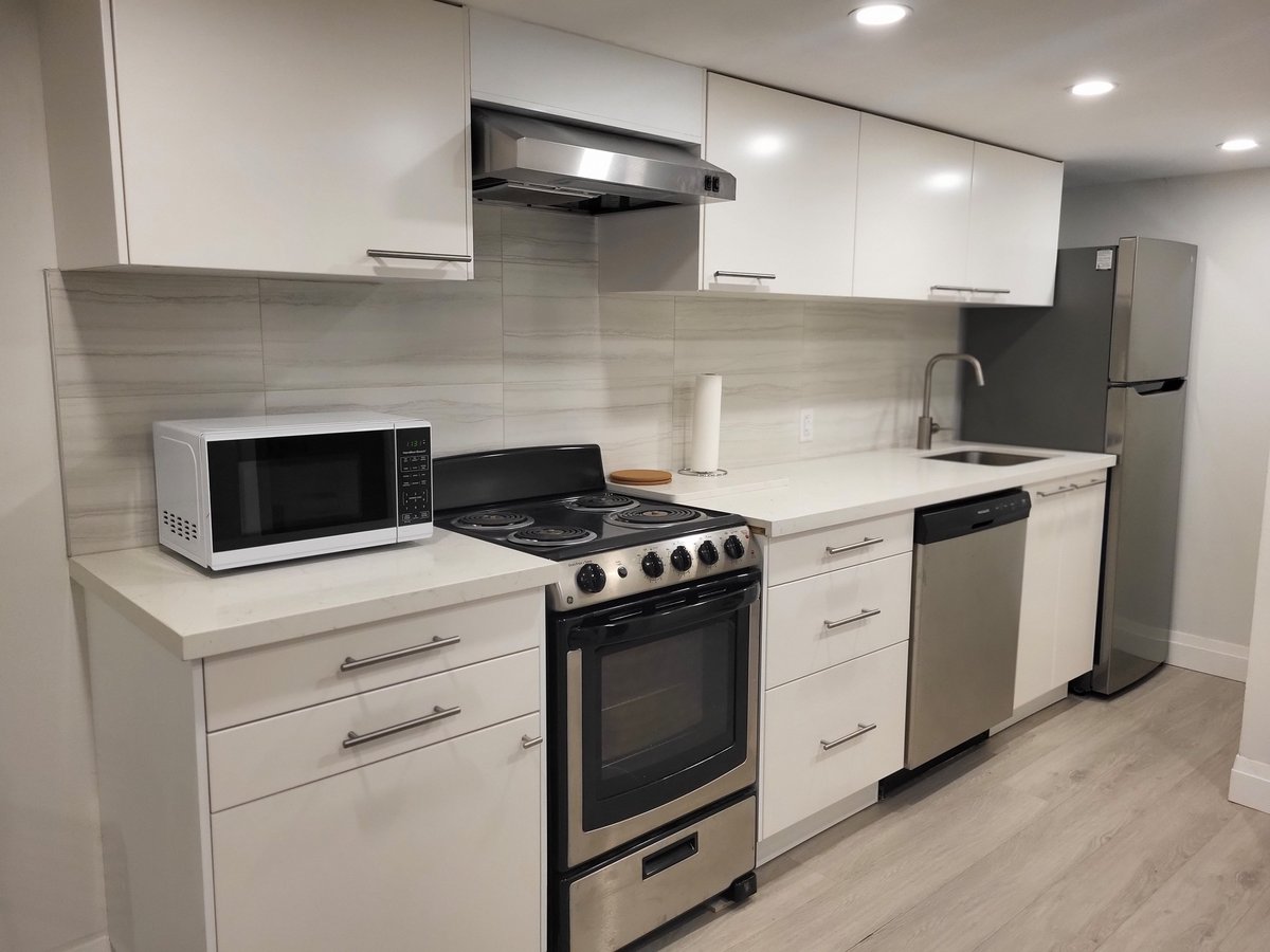 1094 Avenue Road - Photo 4