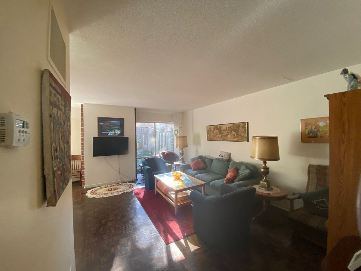 Davisville Avenue - Photo 3