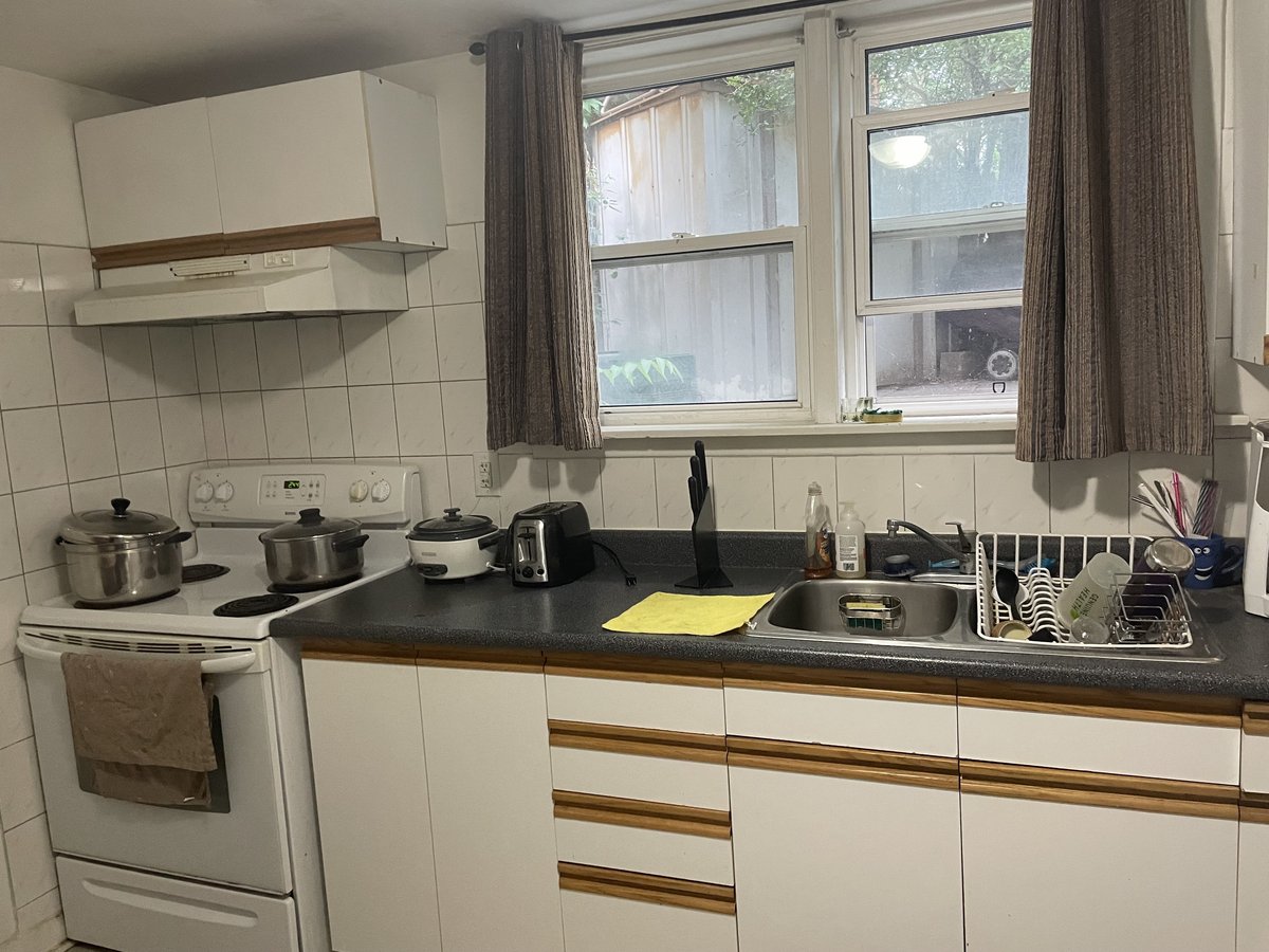 305 Dupont Street - Photo 13