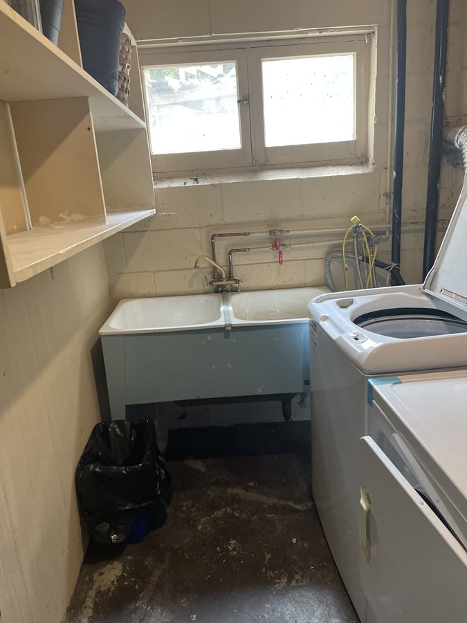 305 Dupont Street - Photo 2