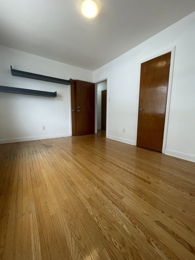 305 Dupont Street - Photo 14