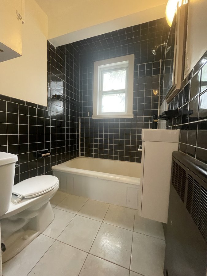 305 Dupont Street - Photo 16