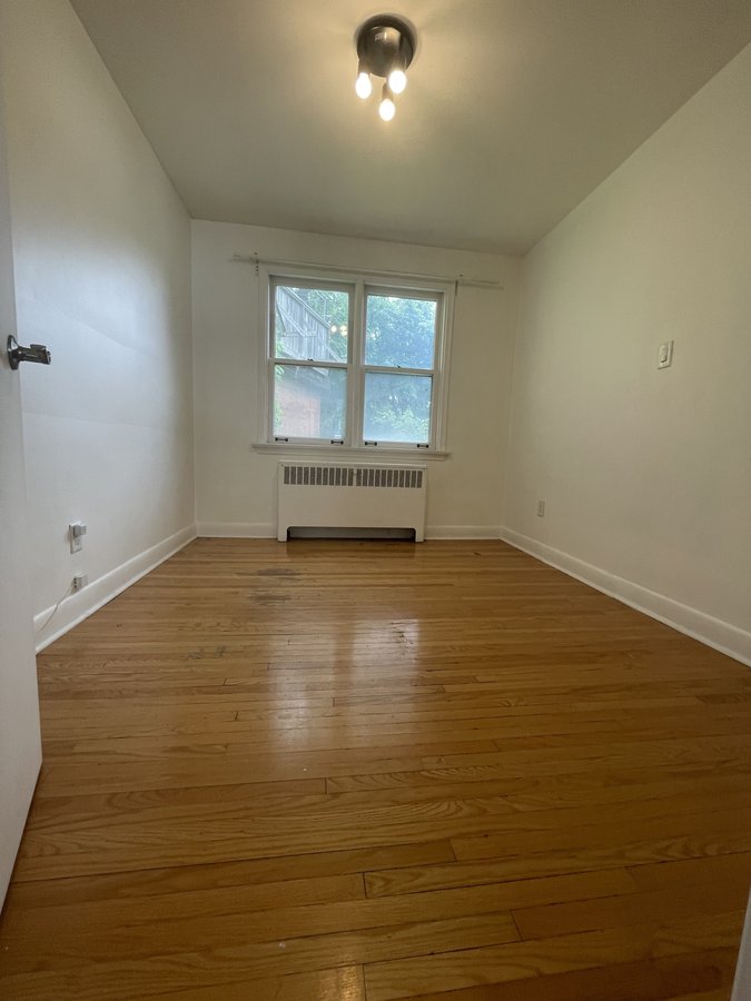 305 Dupont Street - Photo 19