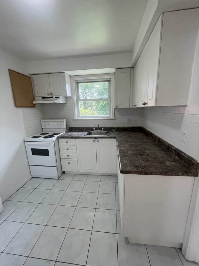305 Dupont Street - Photo 25