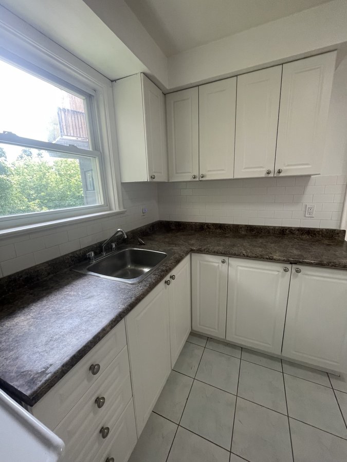 305 Dupont Street - Photo 24