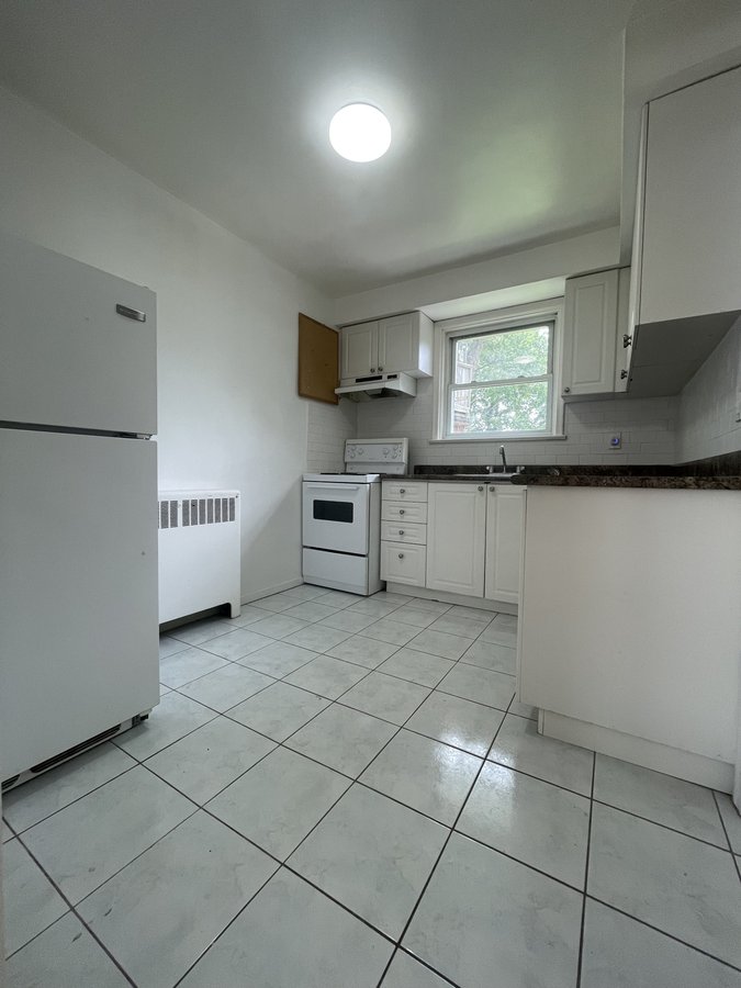 305 Dupont Street - Photo 26