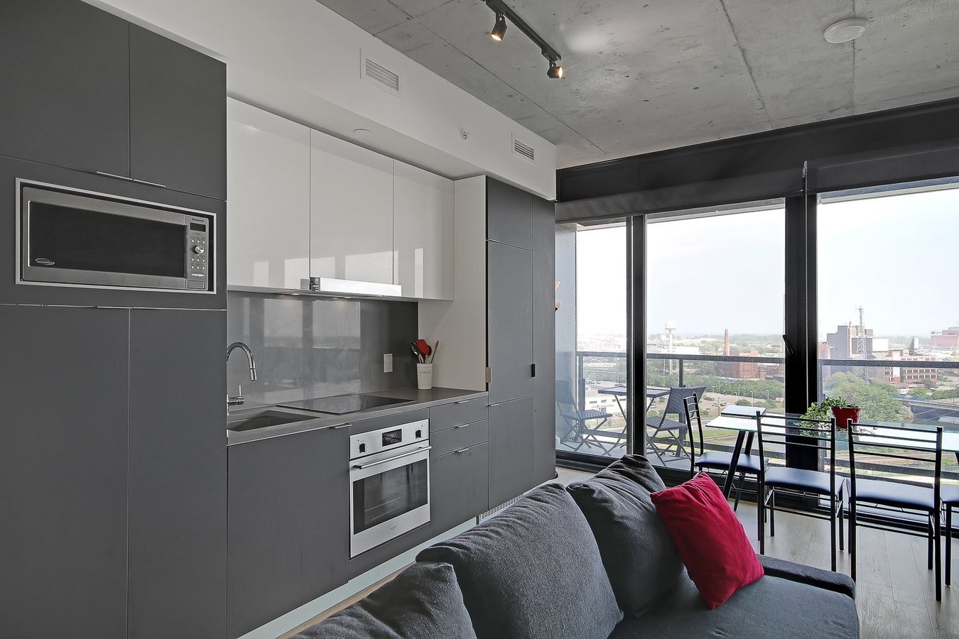170 Bayview Avenue - Photo 8