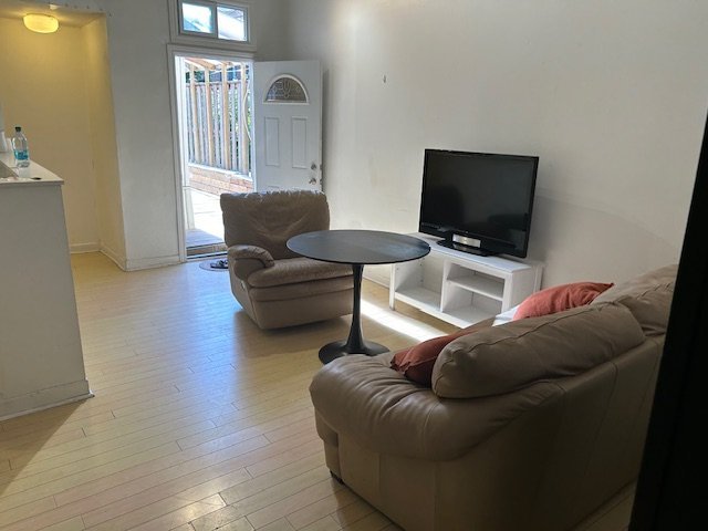 210 McCaul Street - Photo 2