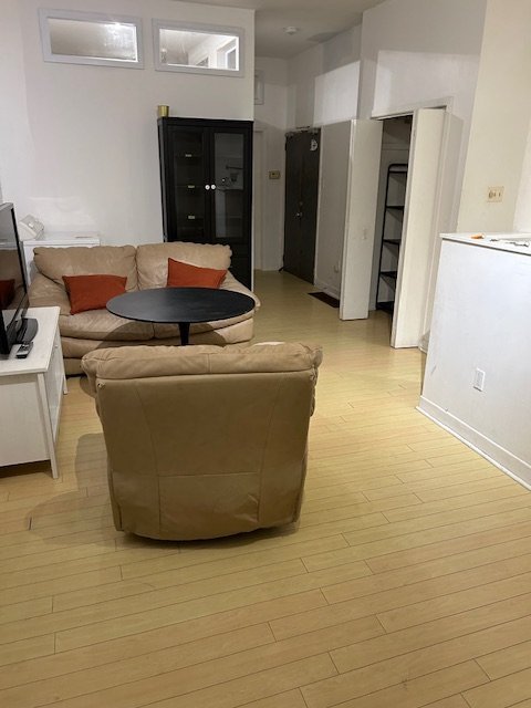 210 McCaul Street - Photo 3