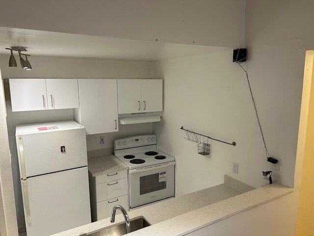 210 McCaul Street - Photo 4