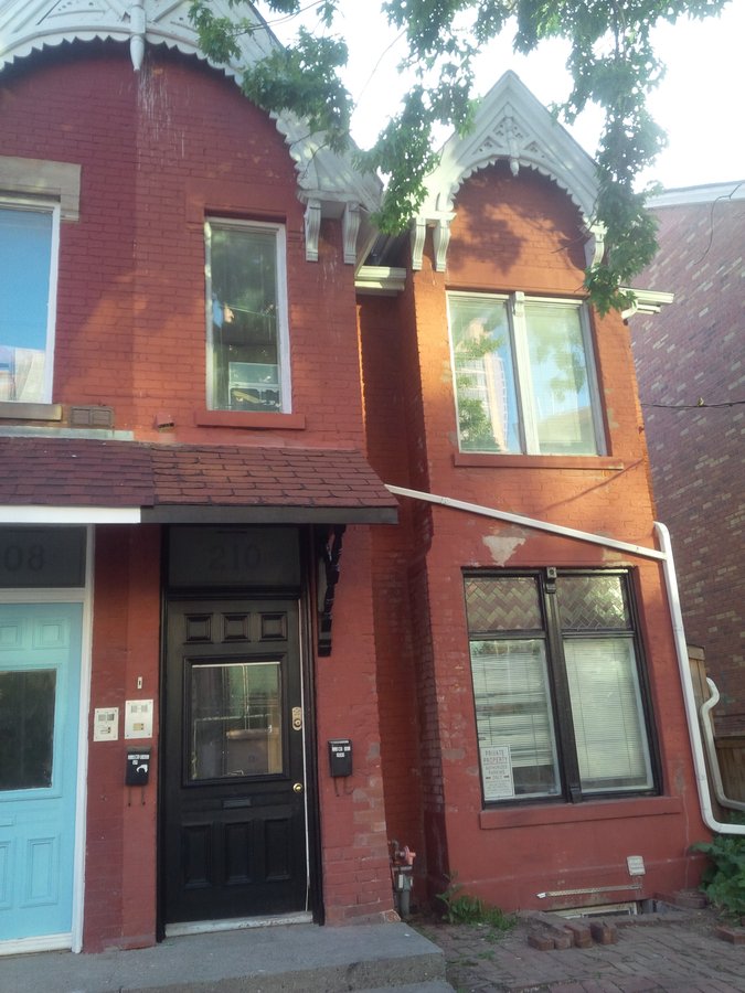 210 McCaul Street - Photo 25