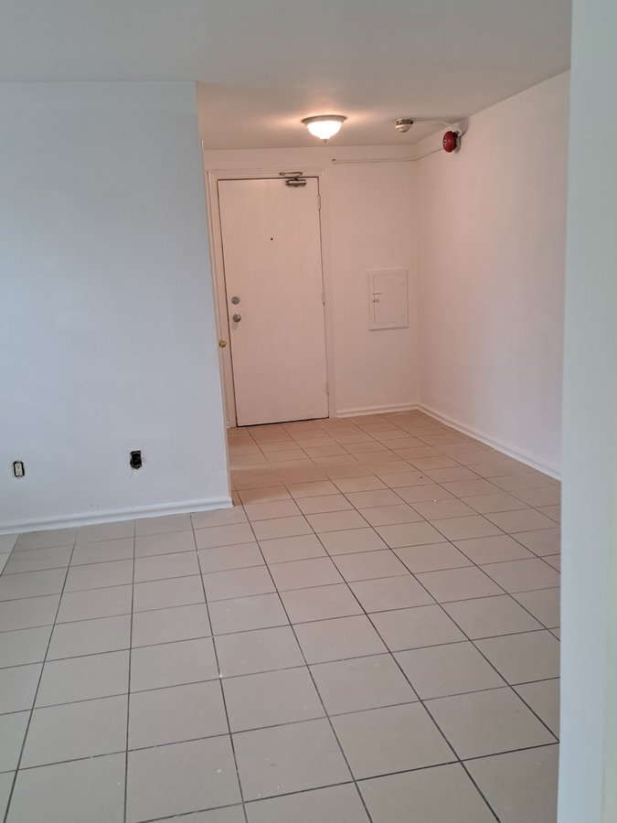 1047 Victoria Park Avenue - Photo 2