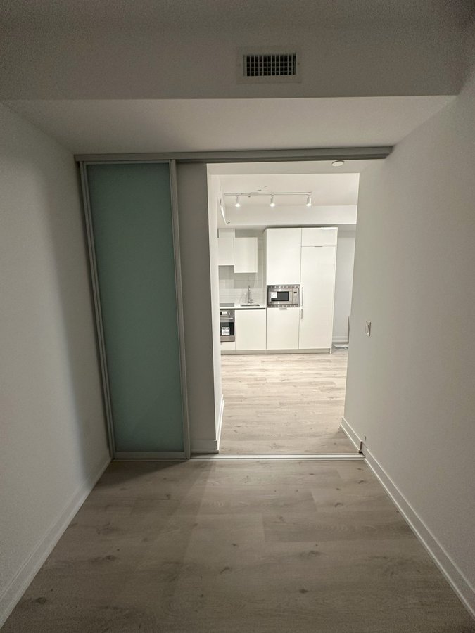 238 Simcoe Street - Photo 9