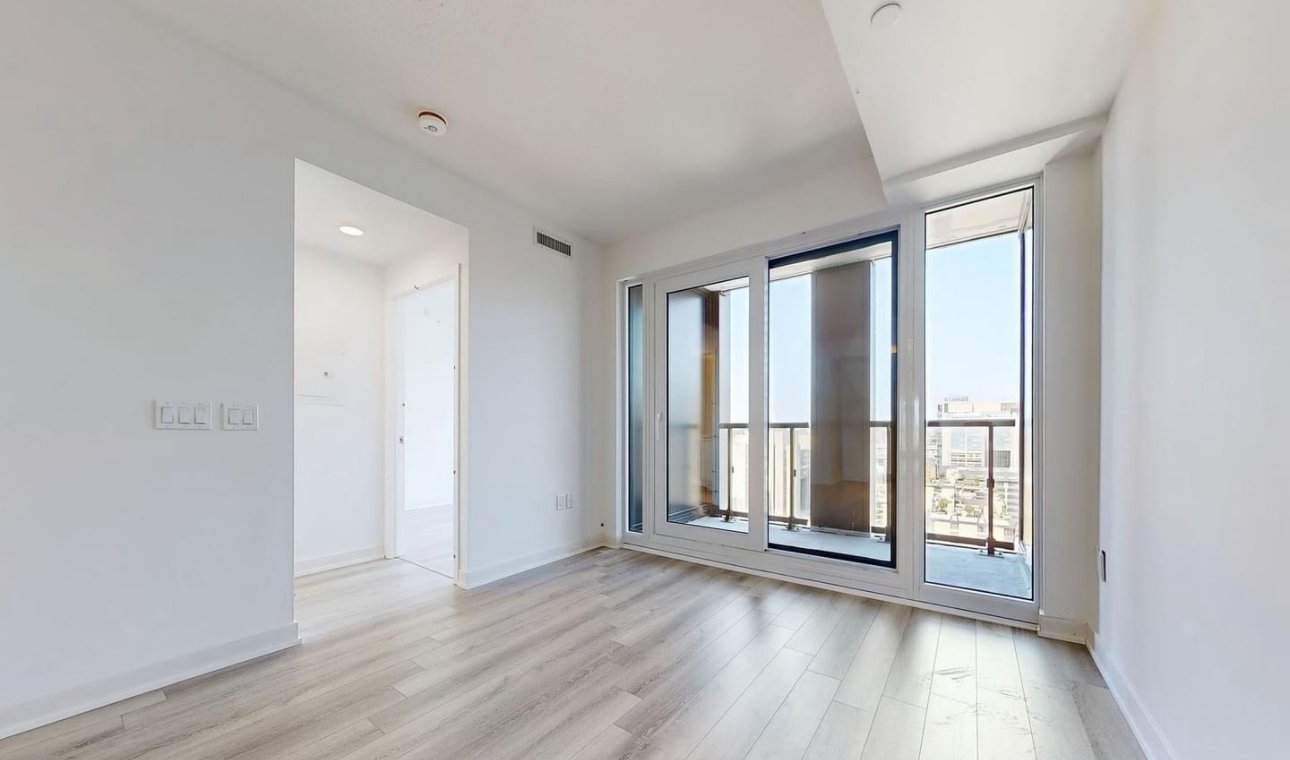 238 Simcoe Street - Photo 10