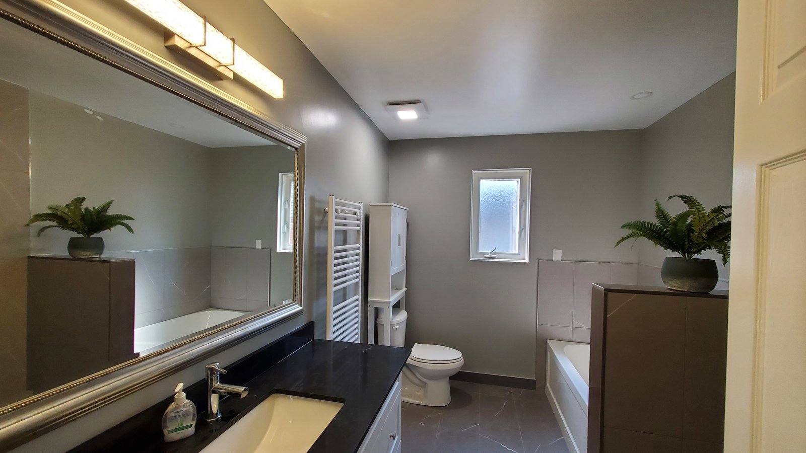 108 Melville Avenue - Photo 7