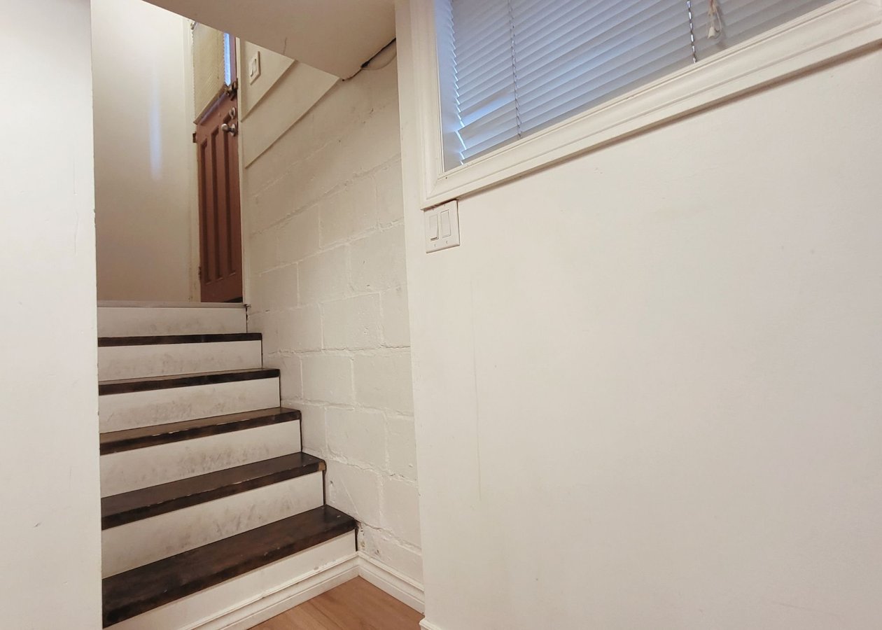 687 Glencairn Avenue - Photo 10