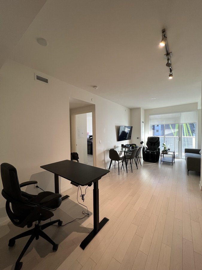 330 Richmond Street West - Photo 2