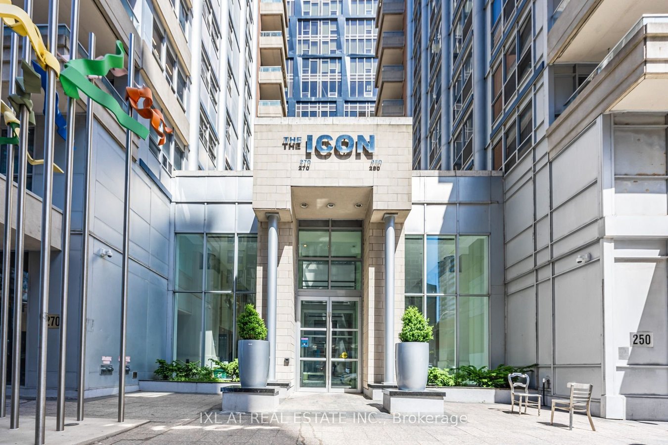 270 Wellington Street West - Photo 16