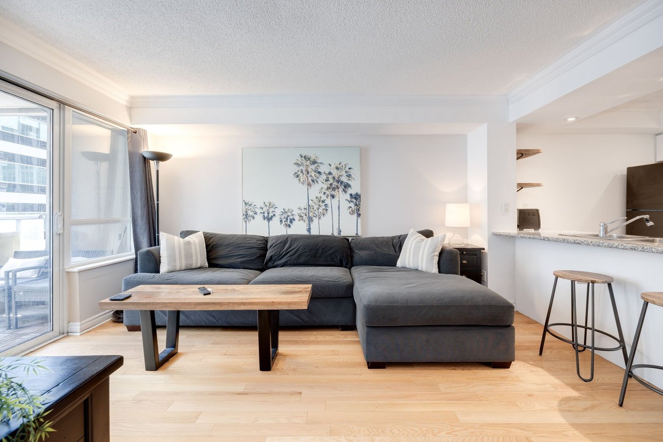 270 Wellington Street West - Photo 1