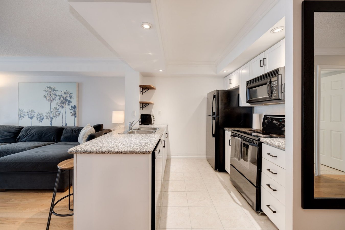 270 Wellington Street West - Photo 5