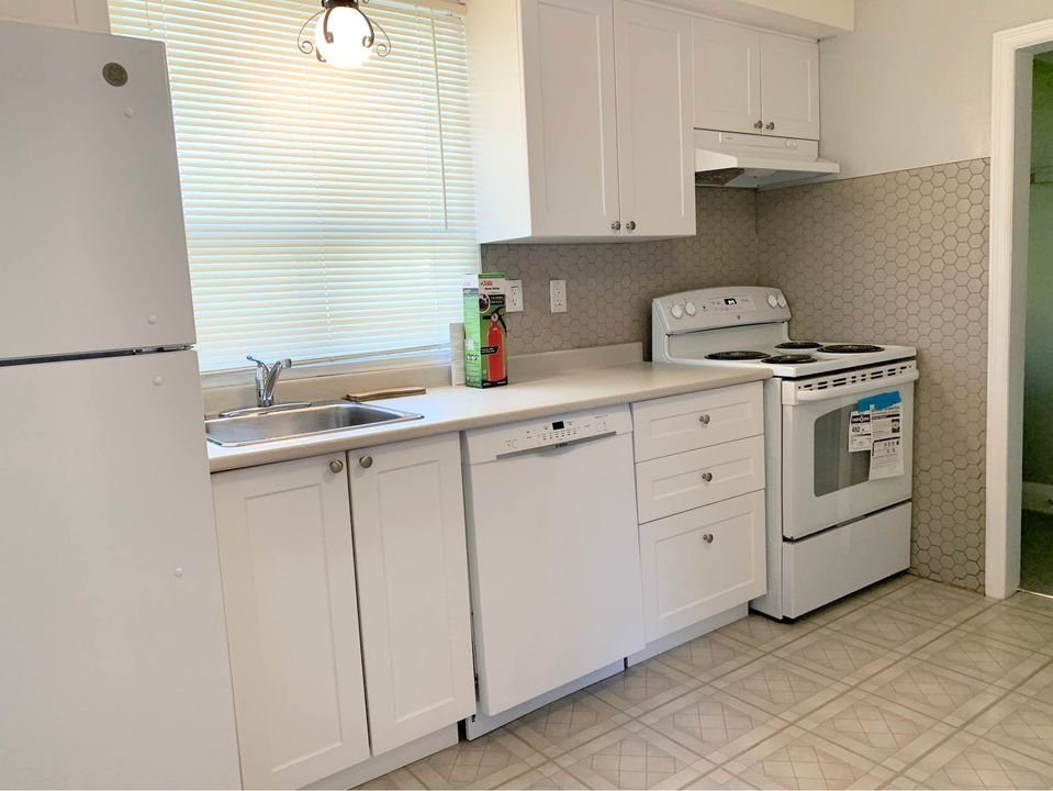74 Vanbrugh Avenue - Photo 3