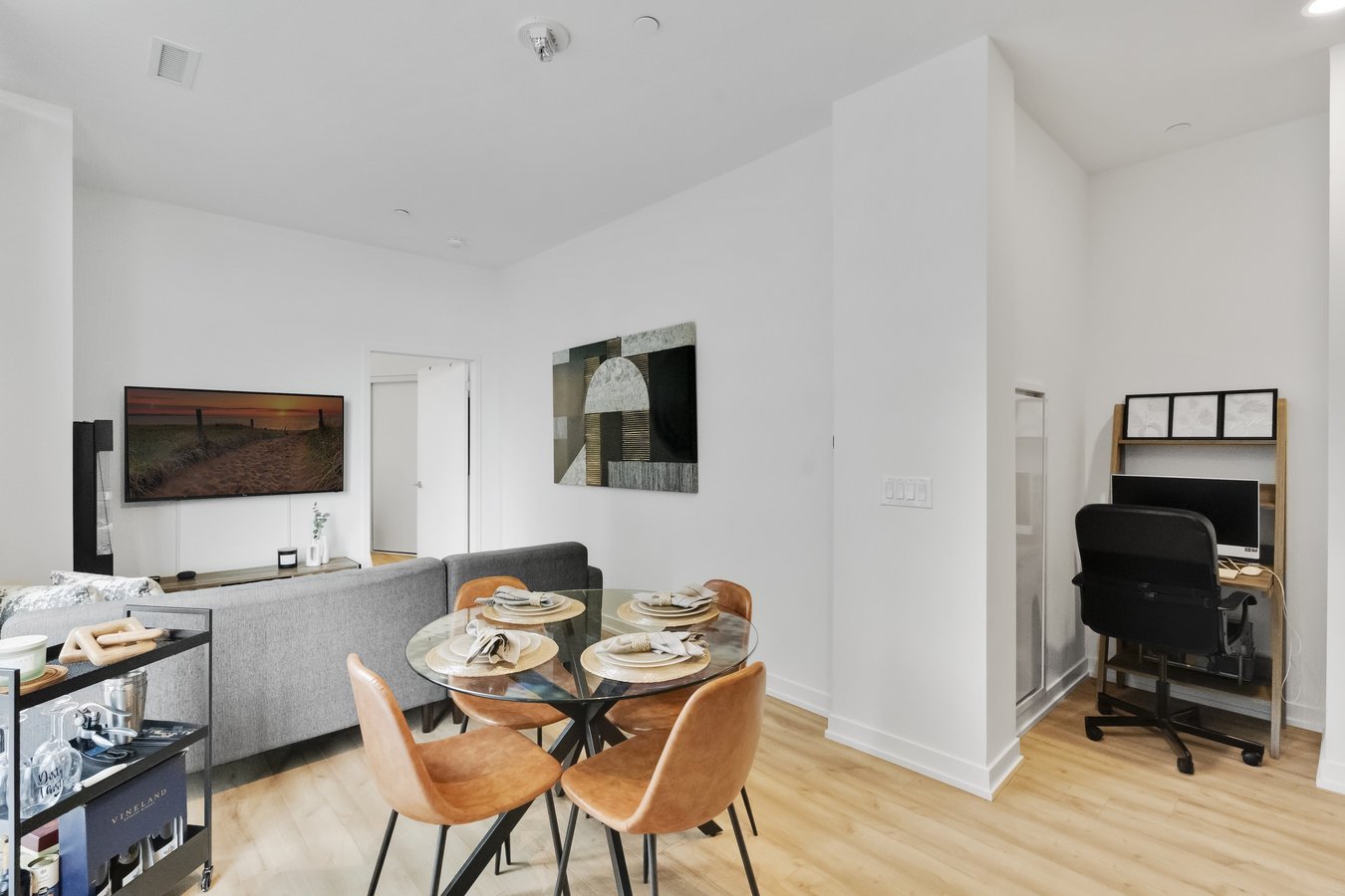 135 East Liberty Street - Photo 2
