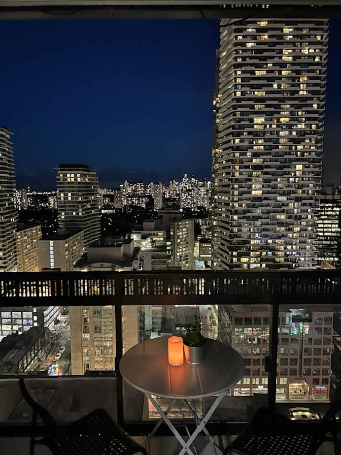 Uptown - Photo 1